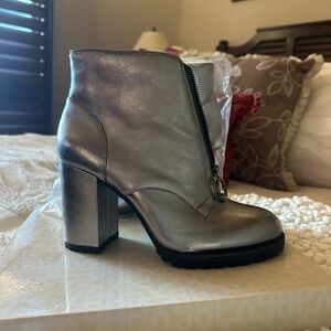 Gianni Bini Metallic Silver Zip-Up Block Heel Ankle Boots